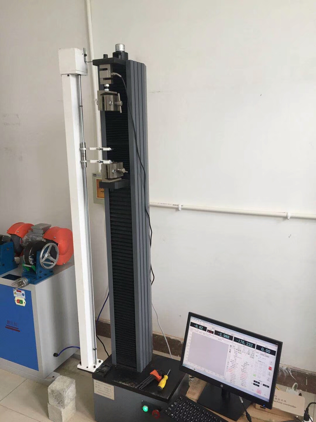 哑铃型橡胶拉伸试验机|橡胶拉伸偏心轮越拉越紧试验机(图文)